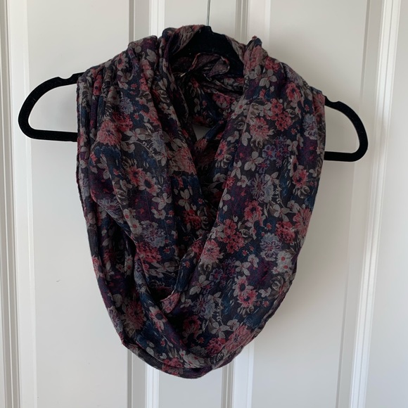 H&M Accessories - H&M dark floral lightweight scarf H&M Accessories - H&M dark floral lightweight scarf